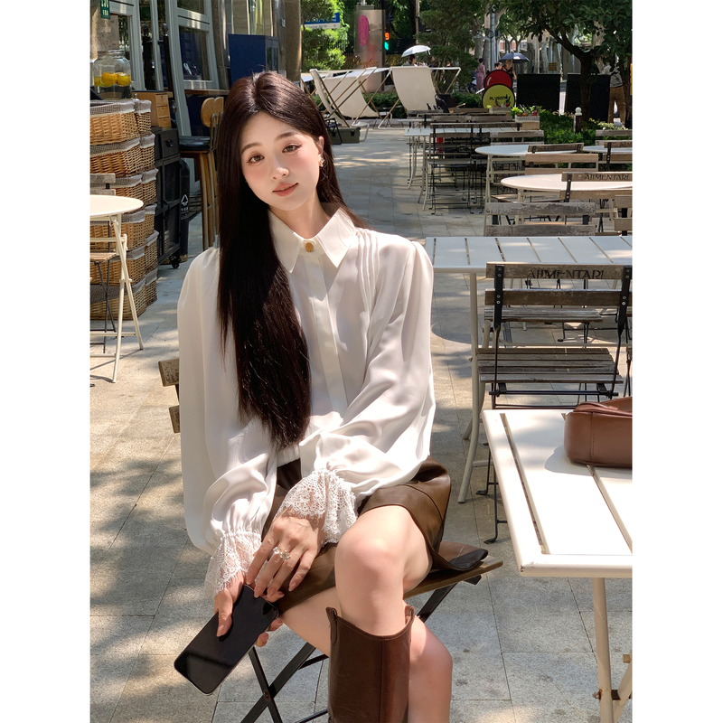 Xia Shiwen Twill Chiffon Shirt with a French-Style Tuck Design, Lace Splicing, and Slightly Ruched Puff Sleeves