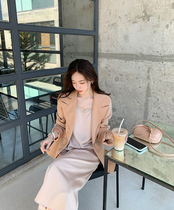 Xia Shiwen custom temperament simple V-collar dress female spring new silk light sleeveless solid color suspender skirt tide
