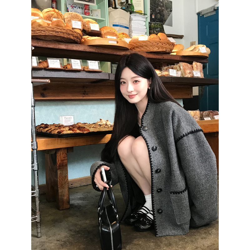 Xia Shiwen Wool Boucle Textured Short Coat for Women, Custom Woven with Three-Dimensional Shell Embroidery, Color-Blocking, Loose-Fitting Autumn Coat
