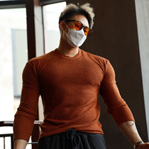 BEESTRONG STRONG SELL SELLENGE men training fitness outside with T-shirt and wrinkle-tied head