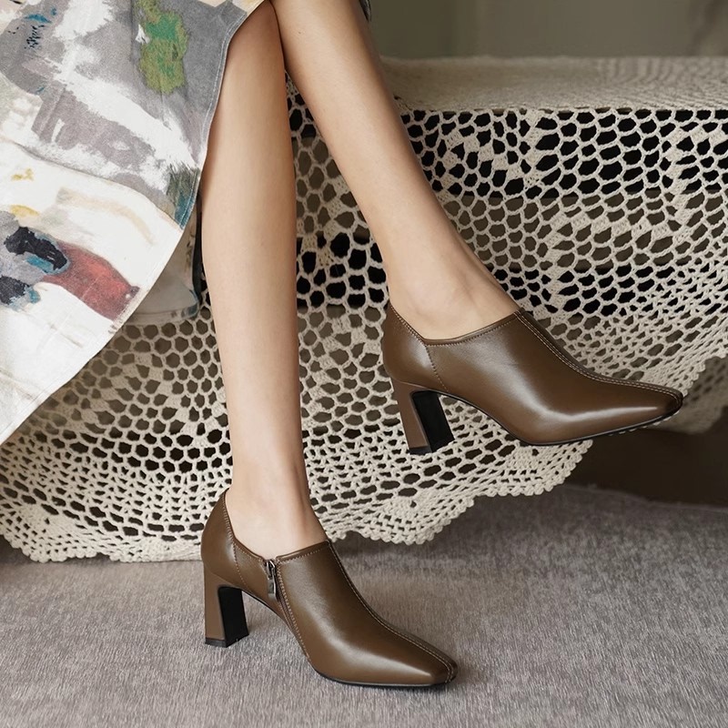 French-Style Women's Shoes for Spring and Autumn, Deep-Cut Chunky Heel Soft Sheepskin High Heels, White Ankle Boots, Brown Elegant Shallow-Cut Short Boots French-Style Women's Shoes for Spring and Autumn, Deep-Cut Chunky Heel Soft Sheepskin High Heels, White Ankle Boots, Brown Elegant Shallow-Cut Short Boots