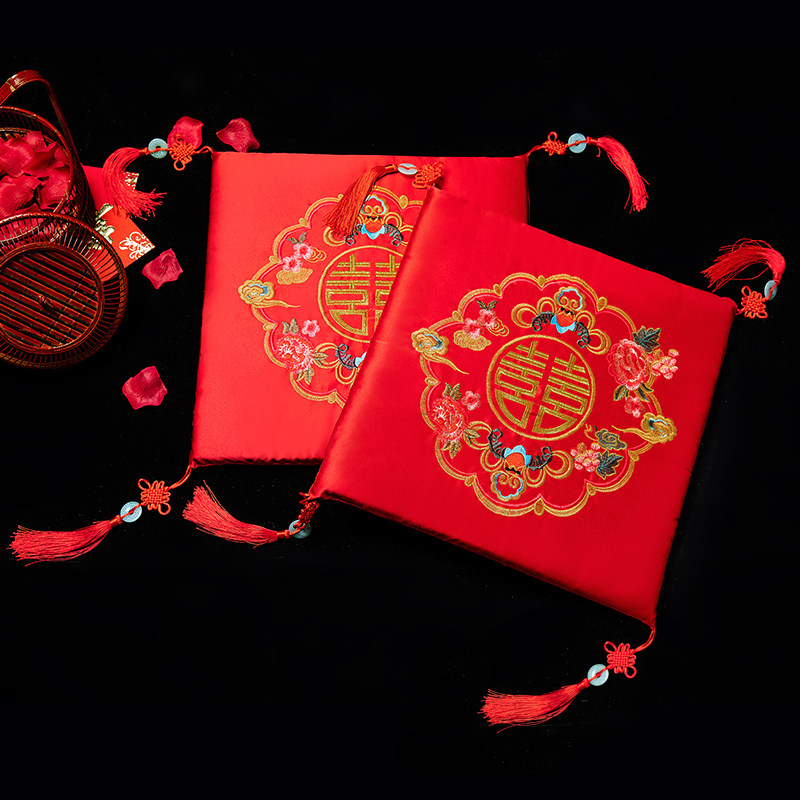 Kneeling cushions for weddings to worship tea instead of stepping on happiness cushions and sitting blessing cushions worshiping a pair of wedding supplies worshiping heaven and earth Newcomers kowtow