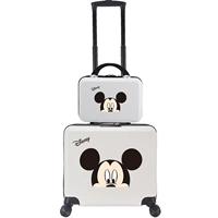 Белый перчаточный мальчик и белая материнская коробка