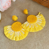 Желтые бусинские юбки с серьгами подол