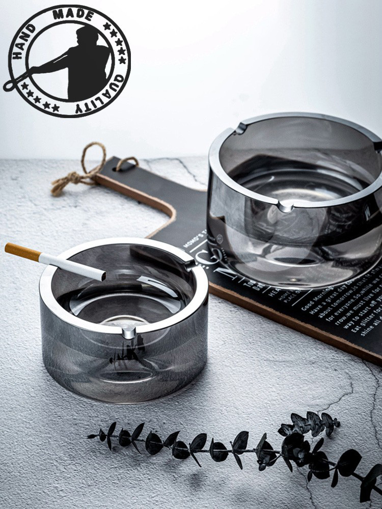Handmade creative fashion smoking cylinder crystal glass ashtray office ornament gift light silver cigarette ashtray heavy and heavy model