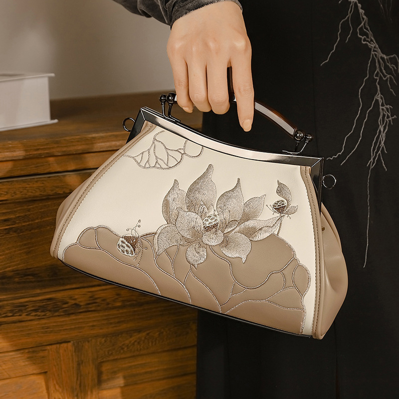 Handmade Original Embroidered Small Handbag, High-End Soft Leather Banquet Bag, Large Capacity Clasp Bag, Chain Shoulder Bag