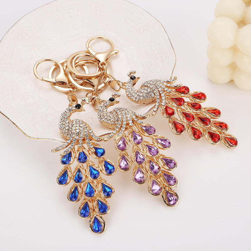 Colorful Peacock with Feathers Spread and Diamond-Encrusted Keychain, Creative Metal Animal Pendant, Women's European and American Style Bag Accessory