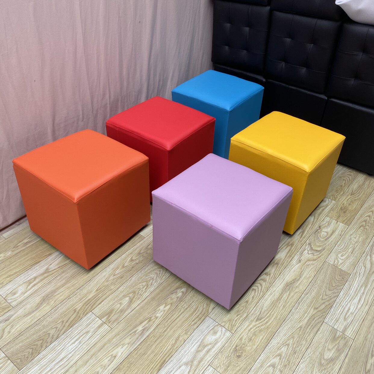 Exhibition white leather stool training school short stool small stool early education center yellow square bench children's kindergarten soft bag