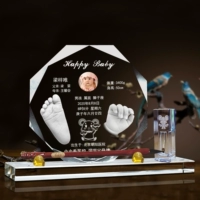 Восемь -набор с тремя наборами.