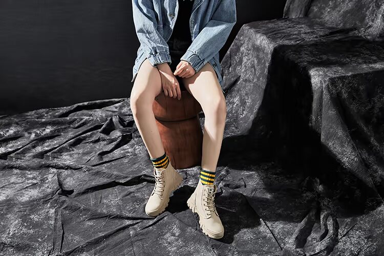 Giày vải hip-hop nữ triều 2019 mới hoang dã màu đỏ retro giản dị giày cao giày sinh viên Martin giày thể thao - Giày cao gót giày thể thao adidas nữ