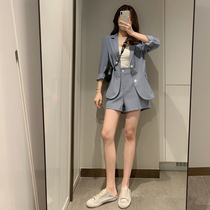 2020 new Hepburn wind light cooked royal sister professional foreign style small fragrant wind can salt sweet suit two-piece set early autumn