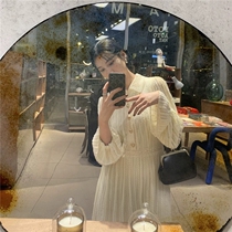 White one-piece dress Women in the middle of 2021 Winter new French style inner lap long dress retro horn sleeve lace dress