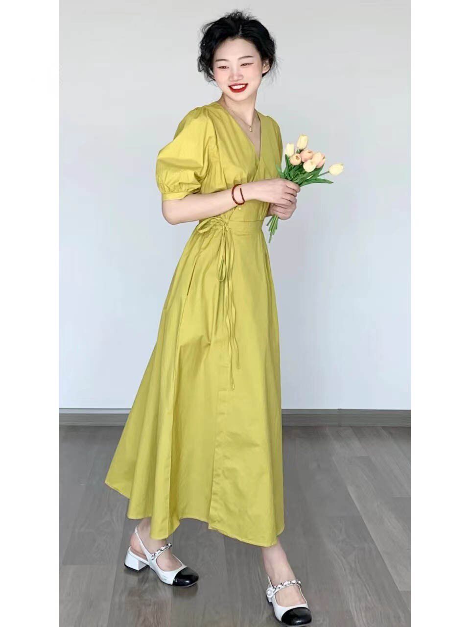 2022 - The new French vintage bubble cuff with a soft dress with soft - air V - collar skirt