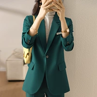 Зеленый пиджак классического кроя