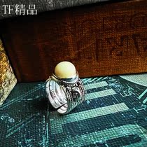 Teover boutique with five eyes and four ear rings