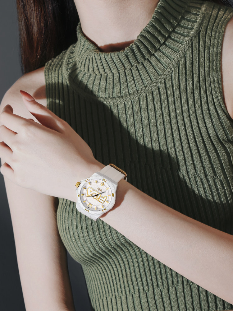 Fila Fashion Trendy Sports Watch for Middle and High School Students, Versatile Analog Silicone Watch 6668