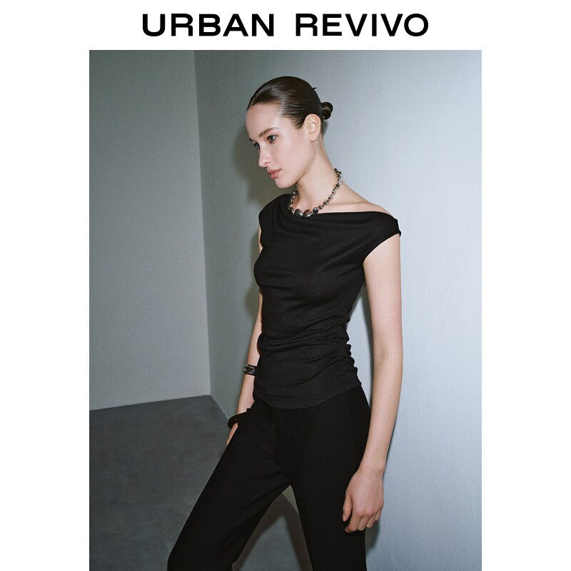 Asymmetric Off Shoulder Sleeveless Waist Ruched Slim Fit Soft Stretchy Knit Bodycon Crop Top ราคา 790 บาท*ส่งฟรี