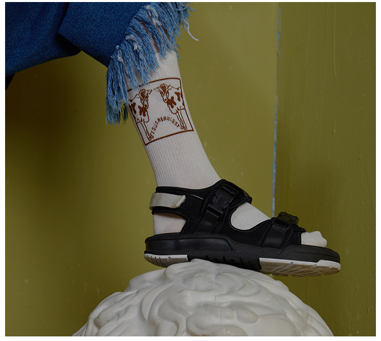Square houlest thiết kế ban đầu thêu hoang dã đơn giản cotton hipster thể thao đôi vớ tất cao cổ nam