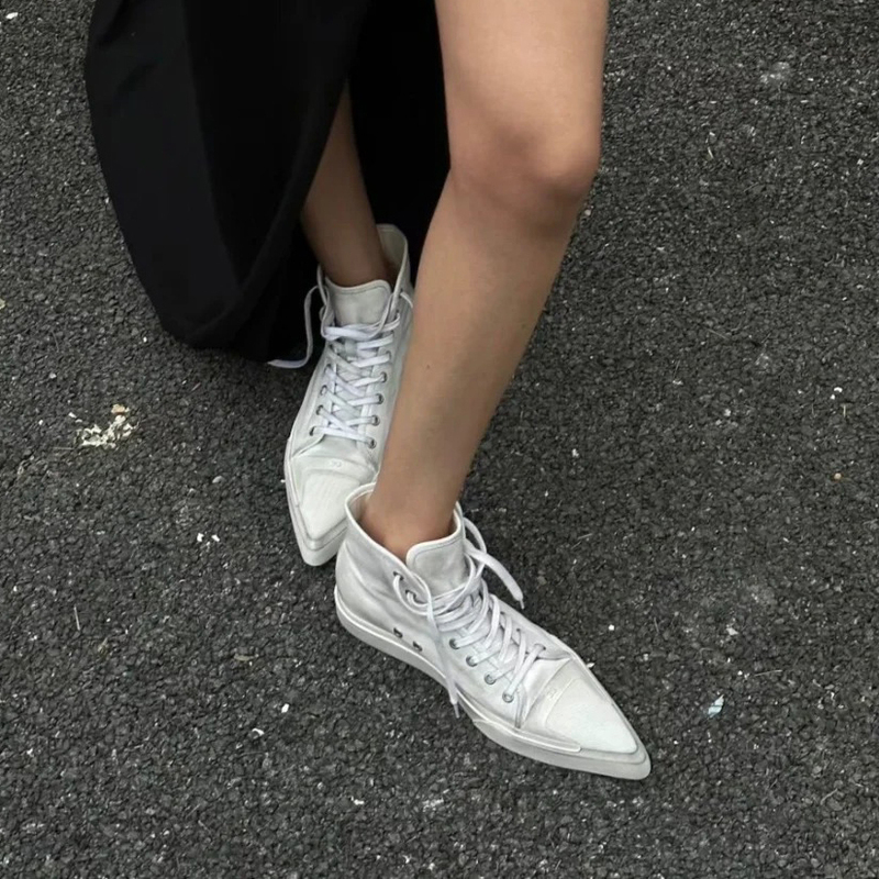 High-Top Canvas Shoes for Women 2026 New Autumn Distressed Dirty White Shoes Pointed Toe Lace-Up Sports Casual Sneakers