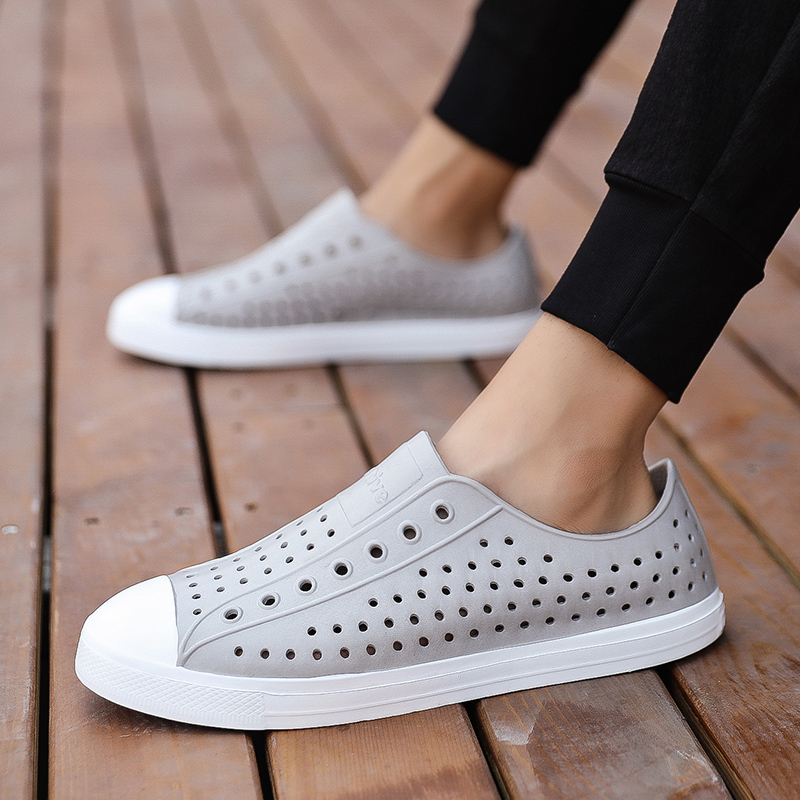Summer Mesh Sandals Clogs Beach Shoes for Men and Women Couples Non-Slip Soft Sole Integrated Plastic Slippers Trendy Summer Mesh Sandals Clogs Beach Shoes for Men and Women Couples Non-Slip Soft Sole Integrated Plastic Slippers Trendy