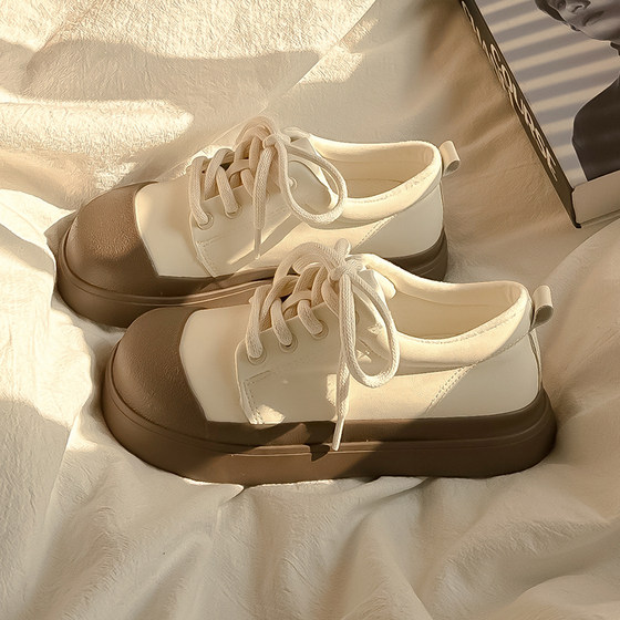 Tang Xiaotang은 여성을 위한 귀여운 라운드 발가락 캔버스 신발을 노크합니다 2024 봄 신상 슈퍼 핫 로우탑 캐주얼 다목적 스니커즈