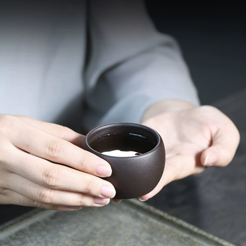[Чанг Тао] Yixing Полная ручная работа Zisha Cup Cup Cup Original Mine Black Mud Drum Cup 70 куб.