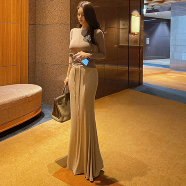 Elegant strappy high-waisted fishtail midi skirt