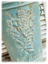 Solitude-style iron depth as the old thickened embossed flower barrel Garden Decorative Florware Pendulum with two optional