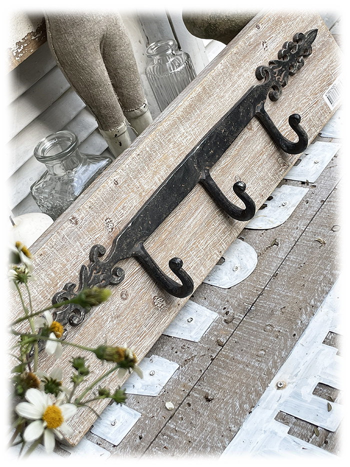 Solitary French solid wood Cast iron retro old hook Coat hook Nostalgic style