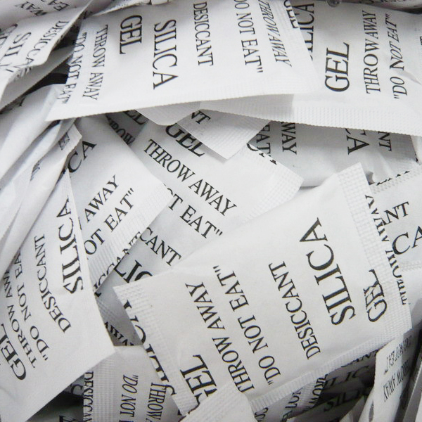 Packet desiccant 2 grams a bag of camera roll food and other use of spot Beijing 4: 30 delivery