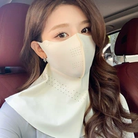 Бежевая маска, не оставляет следов, с защитой шеи