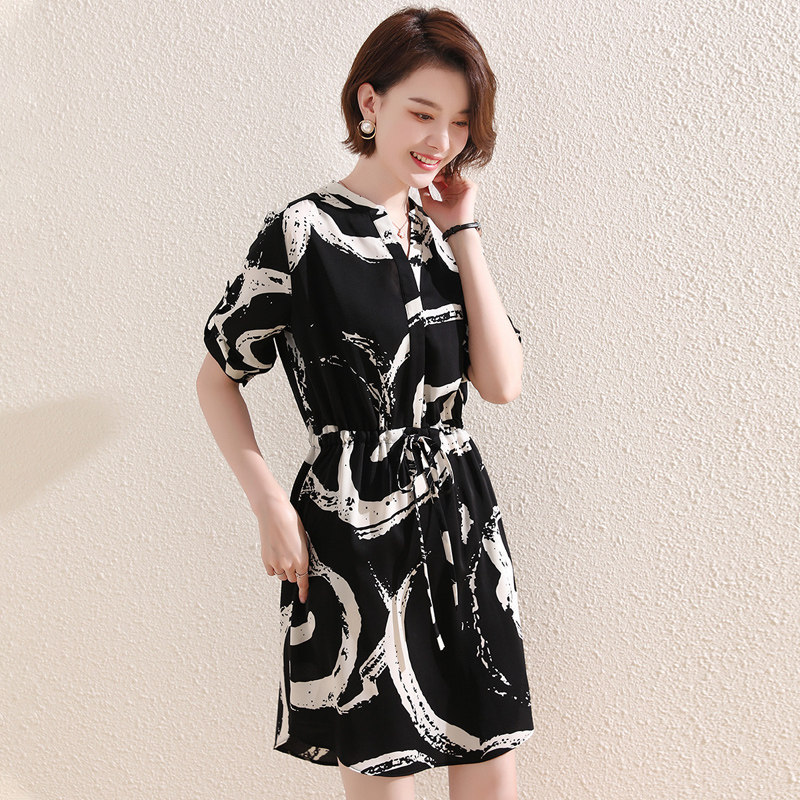 Chiffon skirt 2021 new spring and summer drawstring loose waist to show thin temperament goddess fan broken flower dress small man