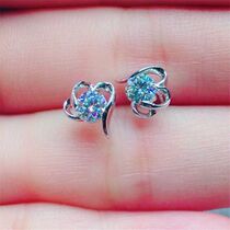 Moissanite 18k platinum rose gold love heart-shaped earrings 30 points a pair of simulation diamonds