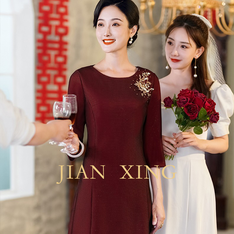 Elegant and Stylish Mother-Of-The-Bride Dresses for Petite Mothers, Suitable for Spring/Summer 2026, Can Be Worn Casually