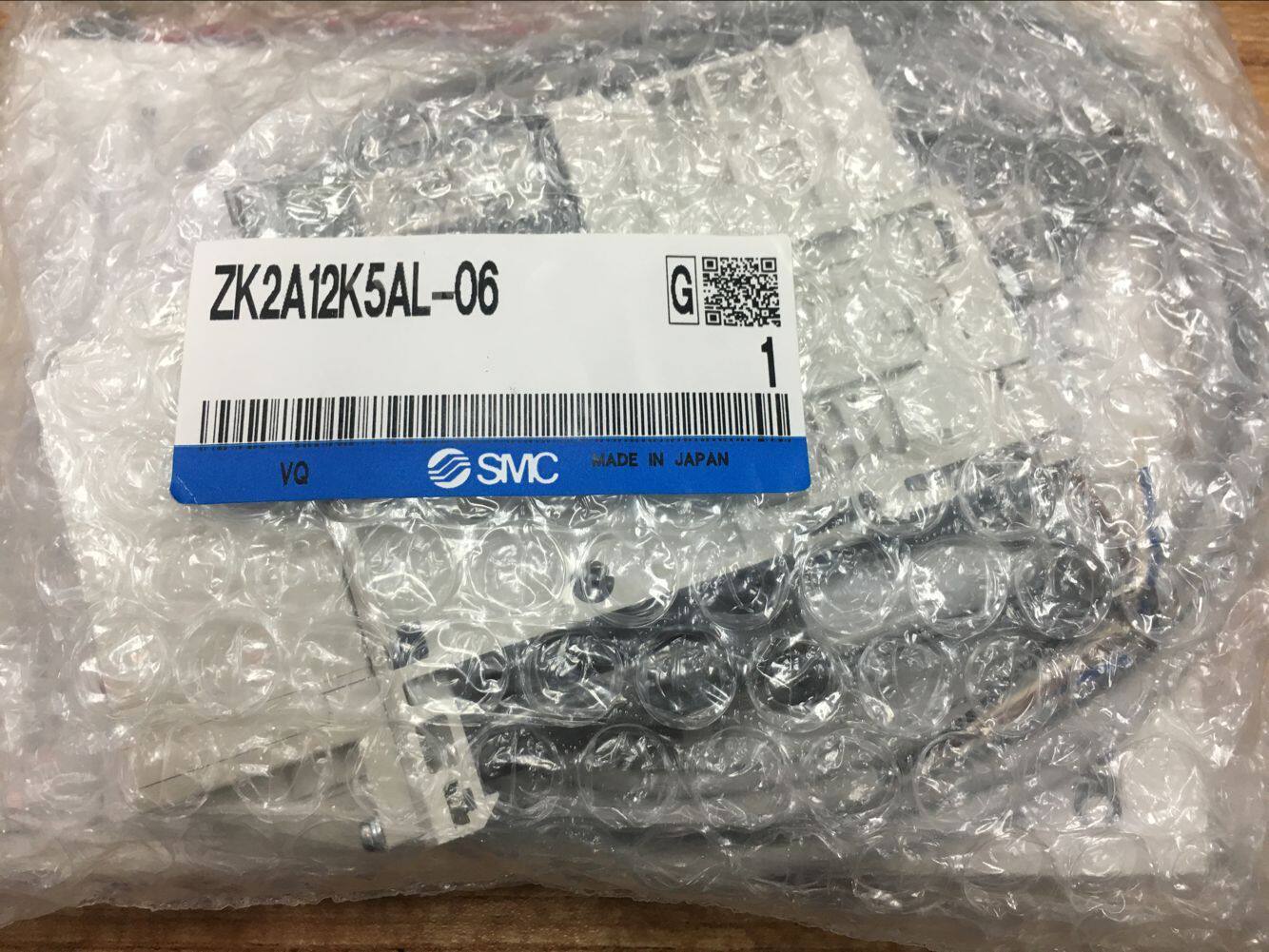 New SMC generator ZK2A10K5BL-06 ZK2A12K5KW-08 ZK2A07J5NL2 ZK2A07J5NL2 A B spot