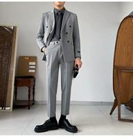 Мелкий серый