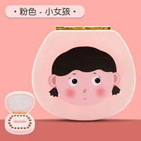 Маленькая девочка посылает пельмени хлопковые шины бутылки