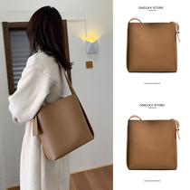  Bucket bag large capacity fashion niche portable high-end large bag female 2021 new commuter all-match tote bag