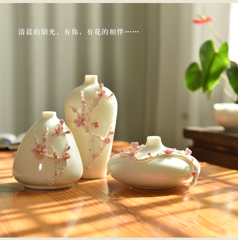 The east mud new Chinese ceramics are dried flowers wine home furnishing articles Chinese wind sitting room vase decoration