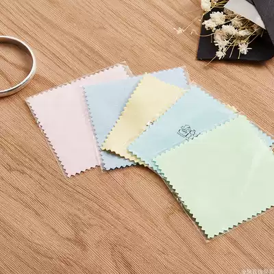 No scratches 8*8CM Deerskin velvet silver polishing cloth Each independent OPP packaging can be customized LOGO