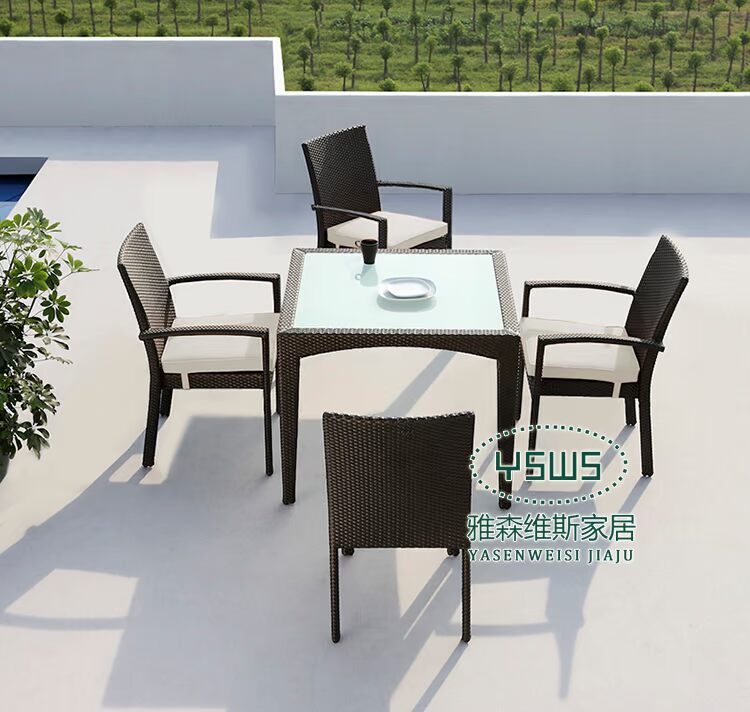 Ghế mây đen với ghế bành mây ghế ban công năm mảnh và bàn ghế ngoài trời ghế giải trí - Bàn ghế ngoài trời / sân bàn gỗ ngoài trời