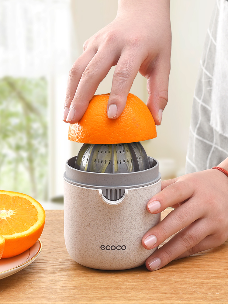 Simple manual juicer Small portable household orange juice press Fruit orange lemon juicer artifact