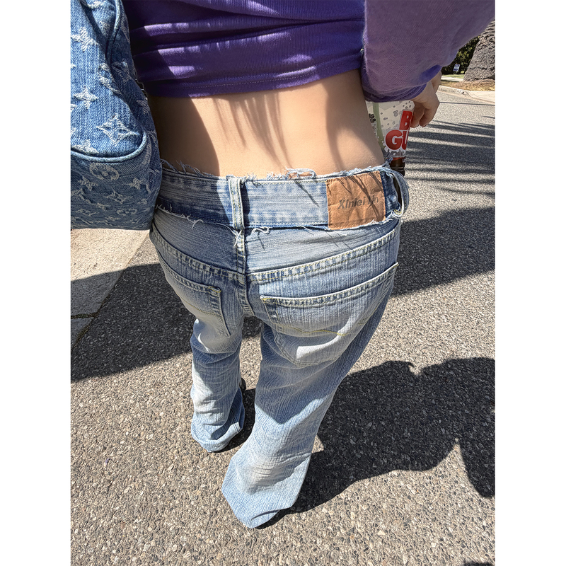 Xinlei Lin Personally Recommends the American Retro Straight-Leg, Slightly Flared, Low-Waisted Denim Pants from Ba** Brand, a Thin Summer Style Xinlei Lin Personally Recommends the American Retro Straight-Leg, Slightly Flared, Low-Waisted Denim Pants from Ba** Brand, a Thin Summer Style
