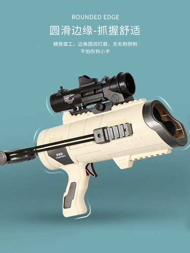 Детский снежный шлик играет в снежный шлик снежный шлик борьба снежного артефакта