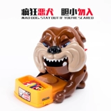 Игрушка, акула, крокодил, кусает палец, креативный трюк