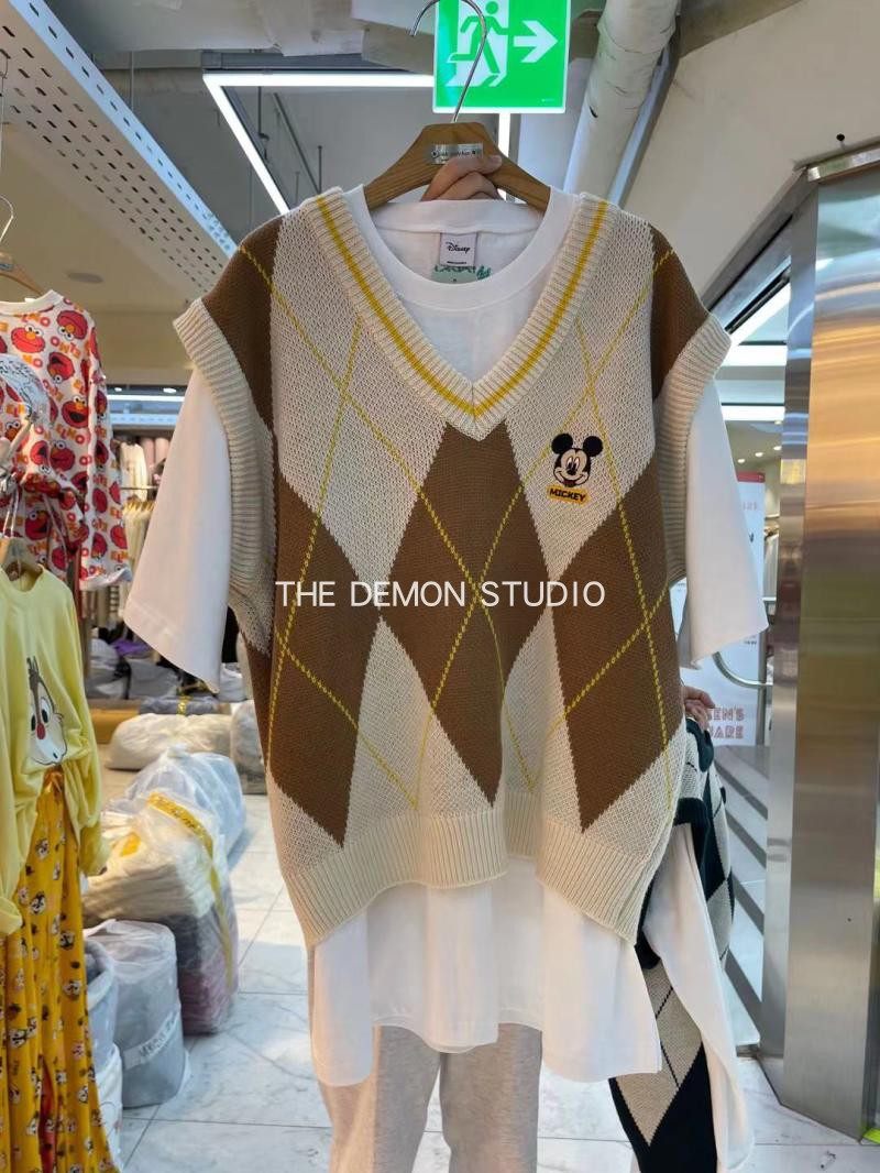 2022 autumn and winter money South Korean gestational dress casual outwear needle cardiovert sleeveless V collar rhomboid warm vest