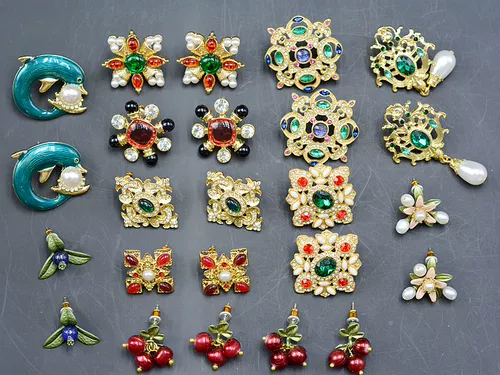 Серьги из жемчуга, клюква, с драгоценным камнем