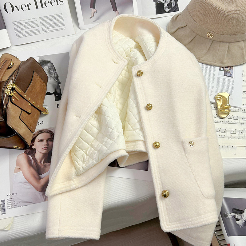 Off-White Quilted Short Jacket in Chanel Style for Women, 2026 Winter New Collection, Petite and Elegant Socialite Top, Trendy
