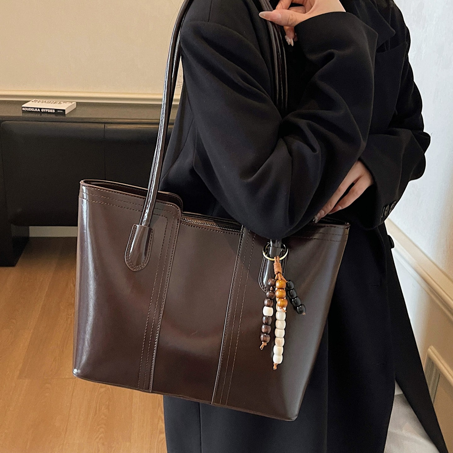 Hard Bottom Tote Bag High-End Large Capacity Shoulder Bag For School And Work 2026 New Trendy Versatile Handbag - Thumbnail 3