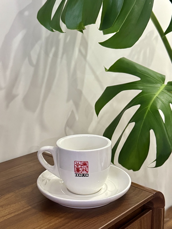 Hong Kong Independent Commission on Public Corruption Coffee Cup Set (Cup + Saucer) New Batch Left Ear Design Sold Items Are Non-Returnable.